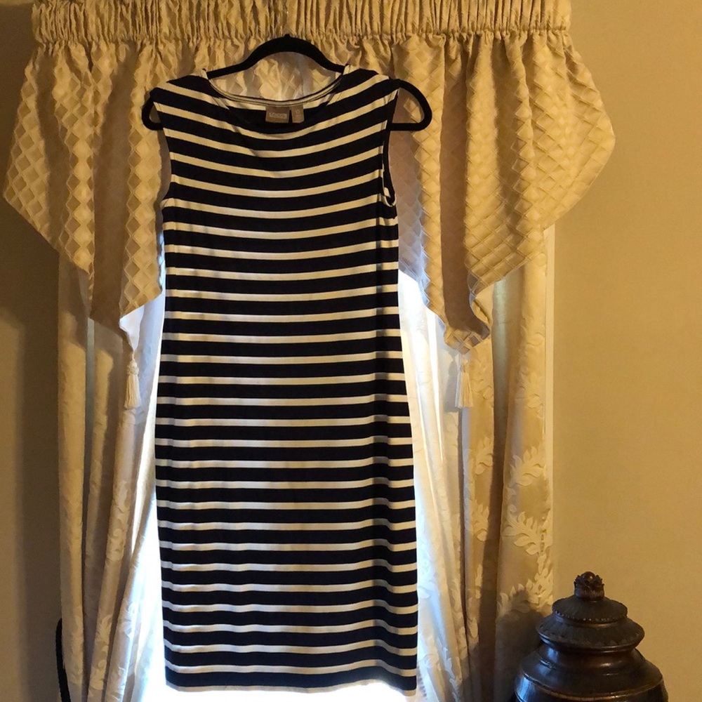 Super comfy blue/white dress